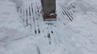 Снег у трубы